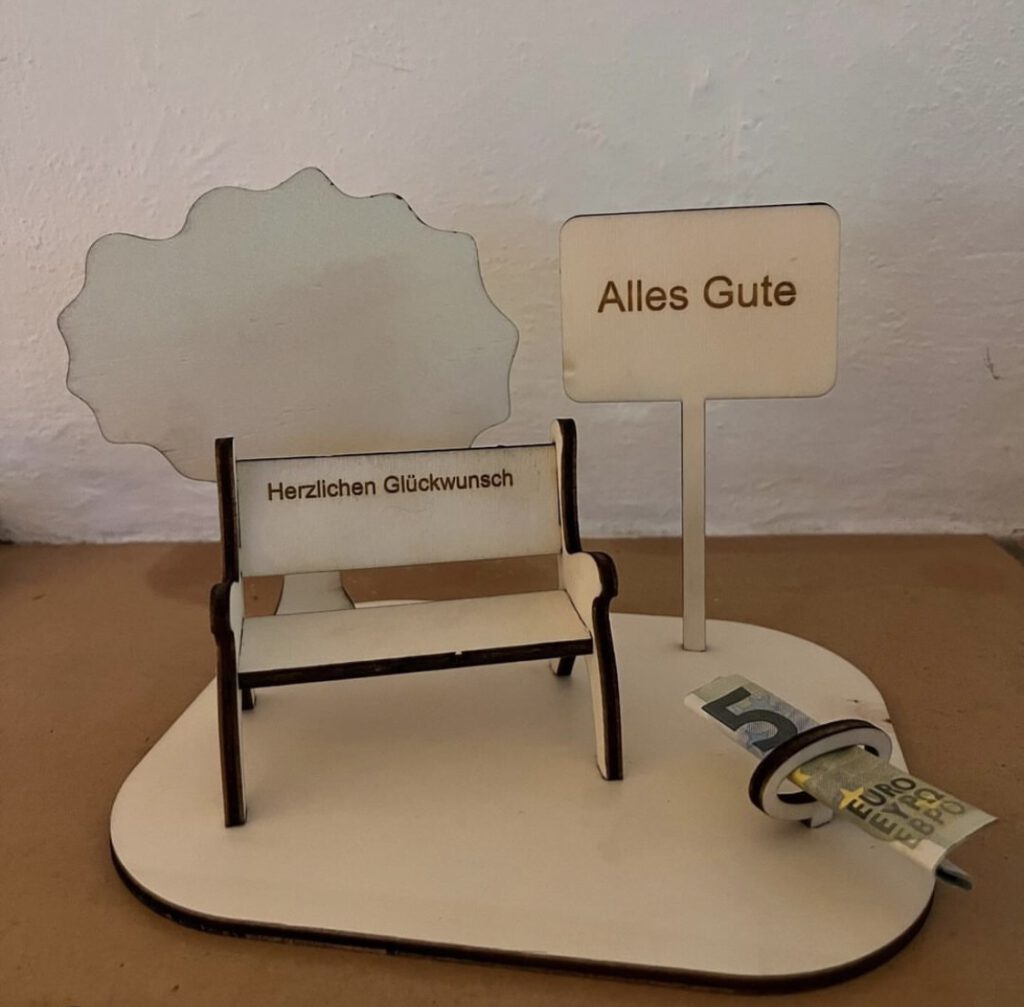 Kleine Dekoration für Geld oder kleine Geschenke; natürlich personalisierbar. schickt uns eine Anfrage,